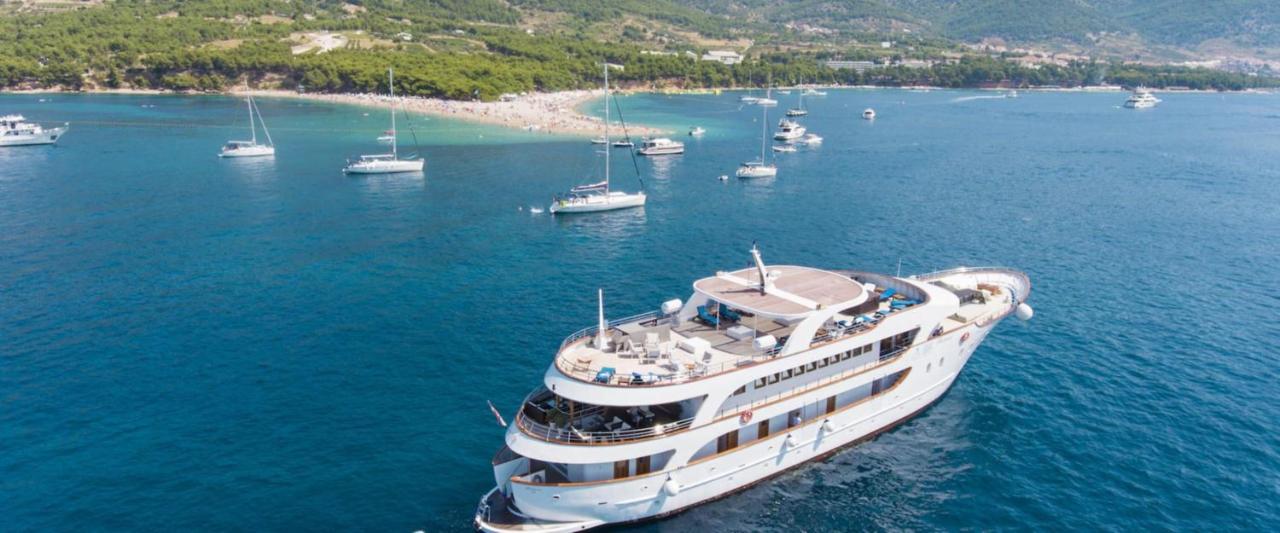 Apartments & Restaurant Galeb Marusici (Split-Dalmatia) Exterior foto