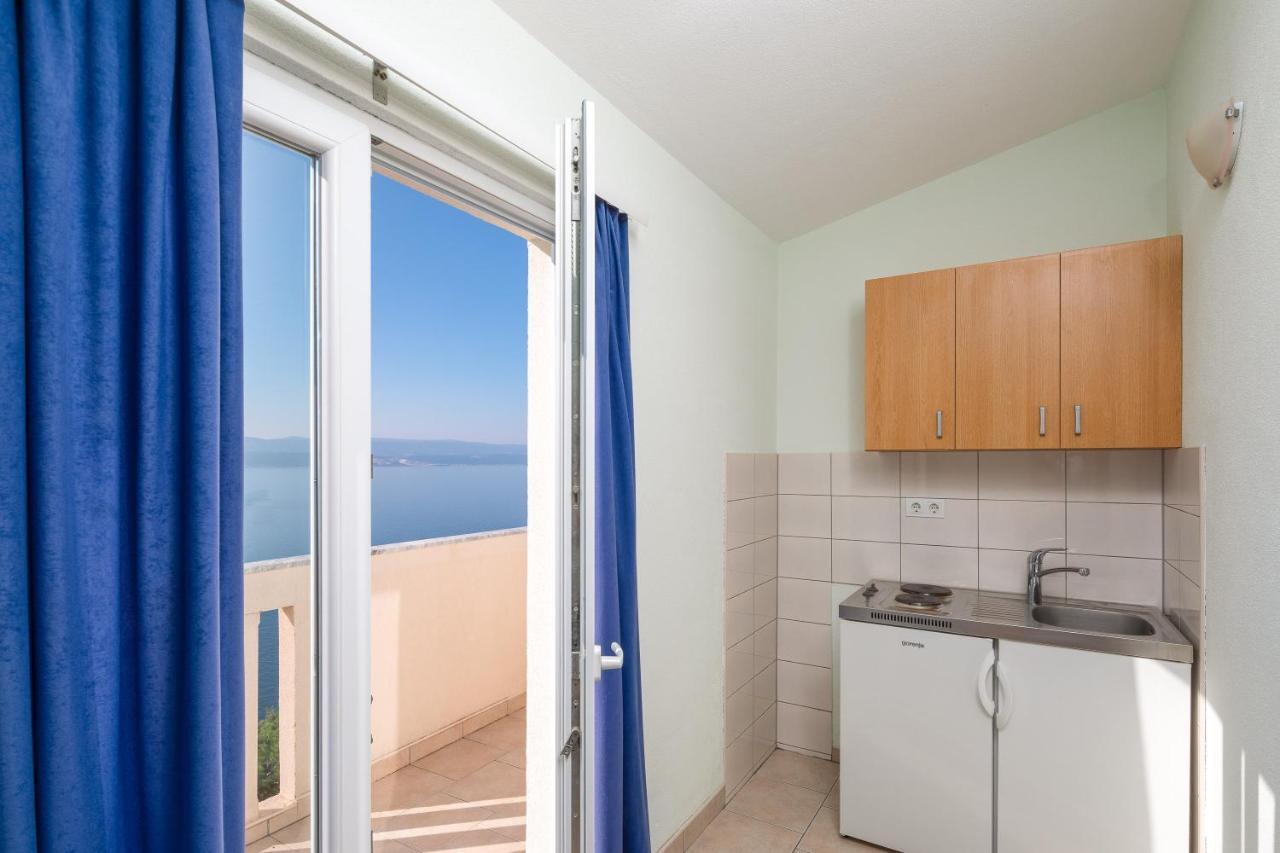Apartments & Restaurant Galeb Marusici (Split-Dalmatia) Exterior foto