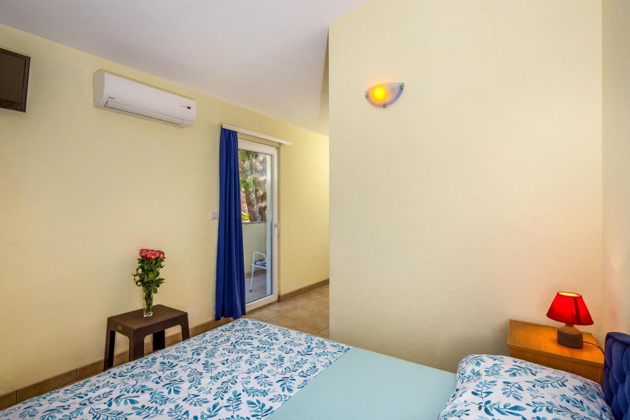 Apartments & Restaurant Galeb Marusici (Split-Dalmatia) Exterior foto