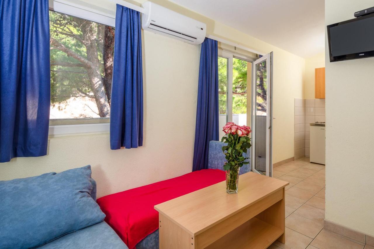 Apartments & Restaurant Galeb Marusici (Split-Dalmatia) Exterior foto