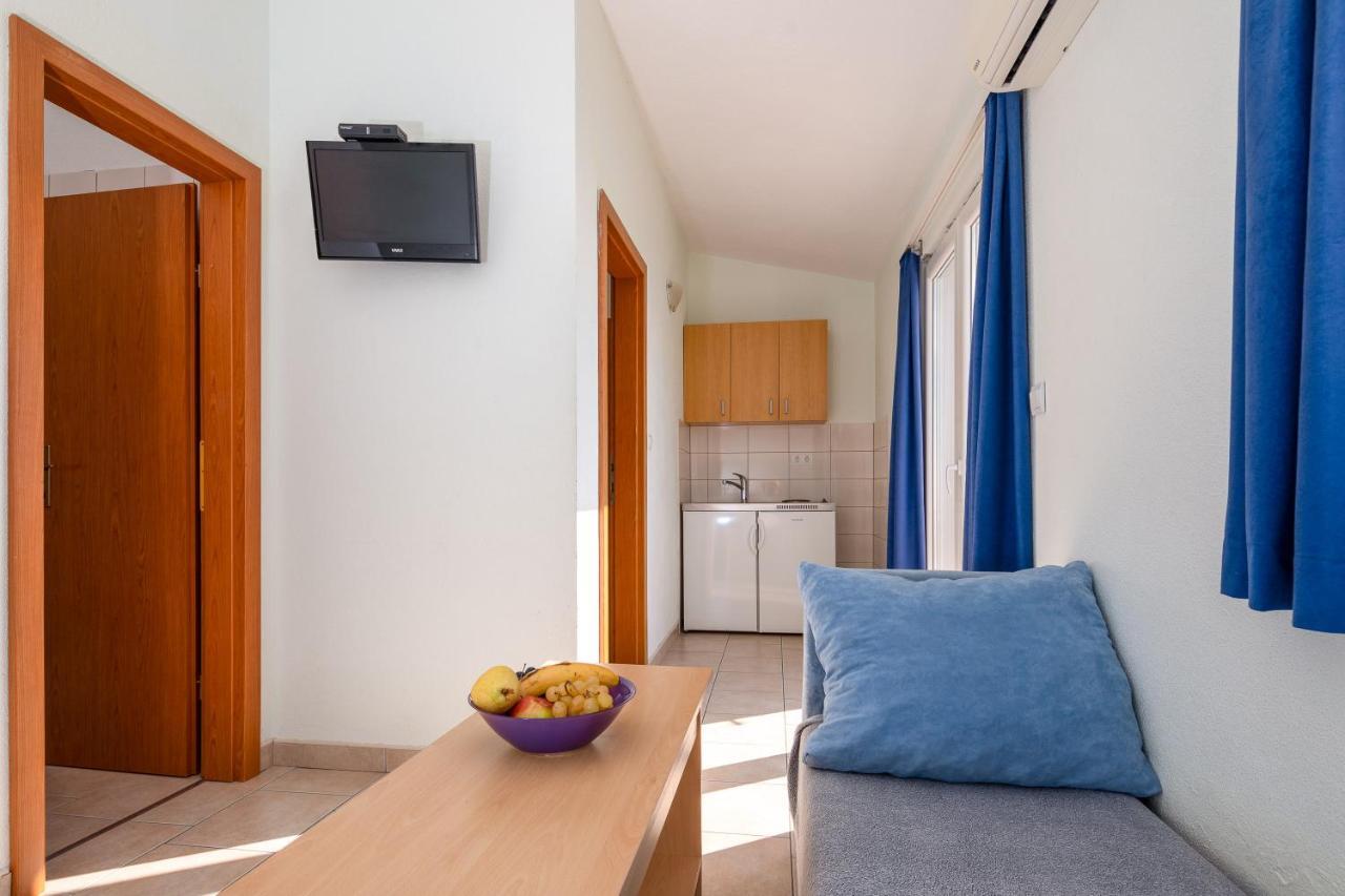 Apartments & Restaurant Galeb Marusici (Split-Dalmatia) Exterior foto